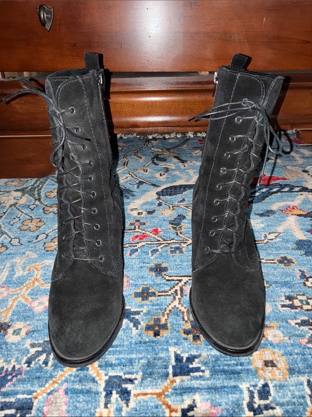La CANADIENNE Black Suede Lace-Up Women's Boots Size 8